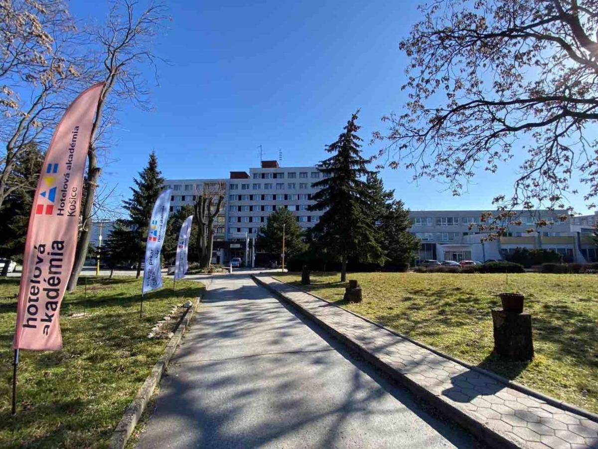 Hotel Akademia コシツェ エクステリア 写真