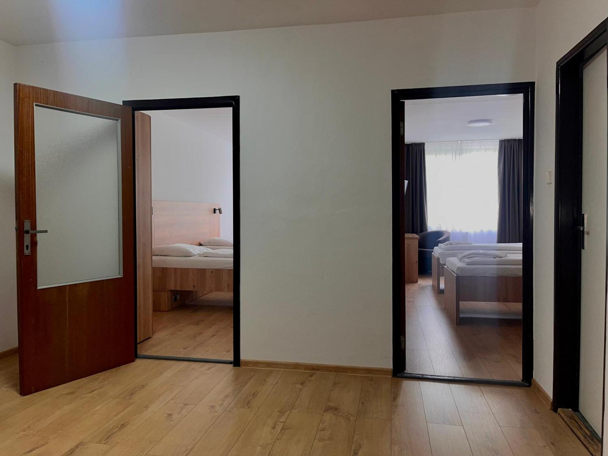 Hotel Akademia コシツェ エクステリア 写真